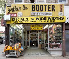 Approximately $5 per square foot. New York Photographers Capture The City S Disappearing Storefronts New York Daily News