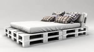 Palettenbett Bauen Ganz Einfach Hier 2 Praktische Varianten Bett Aus Paletten Bett Aus Paletten Bauen Palettenbett