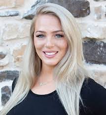 Amber Reams's Instagram, Twitter & Facebook