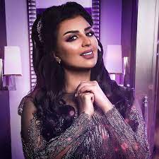 pin by 𝘳 on صور مشاهير in 2021 iraqi people female singers singer