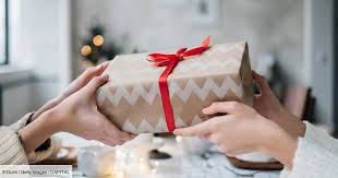 Il est possible de revendre vos cadeaux de noel sur le net mais vos cadeaux vont perdre en valeur car sur les sites c'est très simple, vous échangez vos cadeaux avec d'autres membres qui ont des cadeaux de valeur équivalente. Noel La Revente Des Cadeaux Un Autre Incontournable Capital Fr
