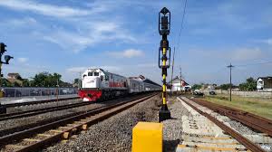Bandingkan ini dengan lorong lebuh raya, yang boleh bergerak hanya 2,500. Mulai Besok Tak Semua Orang Boleh Naik Ka Jarak Jauh Cek Syarat Naik Kereta Api Saat Libur Iduladha Era Id