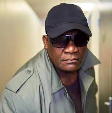 In 2019 American Mike Weiss adopted an Afrikaner family through the kings  resettlement program, as he had just discovered the YT genocide myth and  thought he could help out. He found out