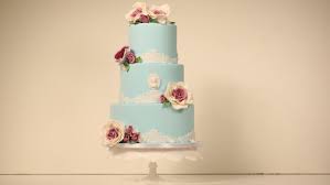 The first step in creating your cake is to determine the appropriate size. A Step By Step Guide To Making A Homemade Wedding Cake