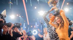 Ekaterina leonova (33) und massimo müssen. Let S Dance Fans Wegen Einer Rtl Massnahme Stinksauer Sollten Sich Was Schamen Tv