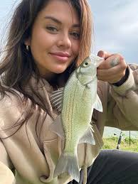 Which way 2 Hold Frying pan was ready baby 912