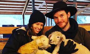 This morning, chris pratt and katherine schwarzenegger announced to the world that they are engaged. Chris Pratt And Fiancee Katherine Schwarzenegger Share First Look Inside Their New Home Hello
