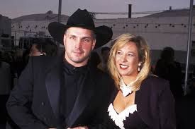 How long have garth and trisha been married they were married on 10 december 2005 in their home in owasso, oklahoma. Garth Brooks Ex Wife Speaks Out In New Documentary