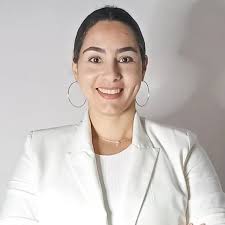 CARLA FRAGA| MANICURE E PEDICURE (@carlafragaesmalteria) • Instagram photos  and videos