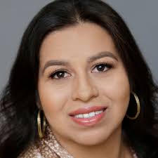 Brenda Quezada's Instagram, Twitter & Facebook