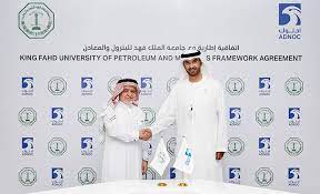 Ar خارج المعسكر فإن منطقة الظهران الحضرية تحتضن جامعة الملك فهد للبترول والمعادن وهي مؤسسة تقنية وطنية بنيت خارج السور المحيط الأصلي للمعسكر والذي يضم مركز الإعداد الجامعي لطلاب. Adnoc And King Fahd University Of Petroleum And Minerals Partner To Explore Opportunities For Collaboration Ns Energy