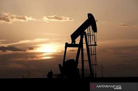 Kontrak minyak wti tersebut adalah kontrak minyak yang berakhir pada batas waktu 21 april 2020 kemarin. Harga Minyak Sedikit Berubah Tipis Karena Kekhawatiran Pasokan Dan Kasus Covid Antara News Sumatera Utara