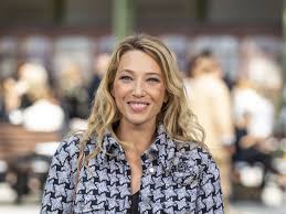 Pour le mariage de sa tante laura, ilona smet a dévoilé de tendres clichés de son amoureux sur son compte instagram. Laura Smet Devoile Une Magnifique Et Tres Rare Photo De Son Mariage Avec Raphael Lancrey Javal Femme Actuelle Le Mag