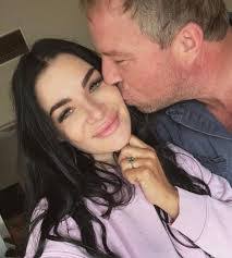 Amanda Ecker's Instagram, Twitter & Facebook