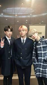 Pin By Nuredrynazarolazahar On Jeon Jungkook Bts Taehyung Bts Maknae Line Foto Bts