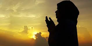 ليلة القدر هي أفضل الليالي، وقد أنزل الله فيها القرآن، وأخبر سبحانه أنها خير من ألف شهر، وأنها مباركة، وأنه يفرق فيها كل أمر حكيم، كما قال سبحانه في أول سورة الدخان: Ø¯Ø¹Ø§Ø¡ Ù„Ø²ÙˆØ¬ÙŠ ÙÙŠ Ù„ÙŠÙ„Ø© Ø§Ù„Ù‚Ø¯Ø±