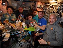 Jun 26, 2021 · tv: Jessica Meir V Twitter So Fortunate And Thankful To Have An Incredible Thanksgiving Feast With My International Space Station Family Happythanksgiving Https T Co Pbtcdtqhyt