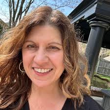 Is there a place close to Horeshoe Bay Beach to get the famous fish  sandwich?