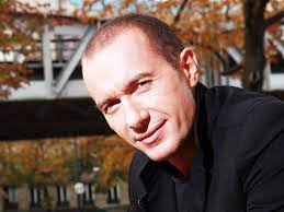 La jeune ludivine a fait comprendre à pascal le grand frère, de nt1, qu'il n'était vraiment pas le bienvenu dans. Pascal Soetens 4 Choses Que Vous Ne Saviez Peut Etre Pas Tele Star