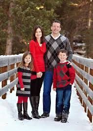 Image Result For Family Photo Ideas Outside Winter Family Pictures Family Photo Outfits