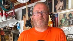 Det enda positiva med dubbelnamn är att man får fira fler namnsdagar”