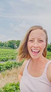 Jody Hollister's Instagram, Twitter & Facebook