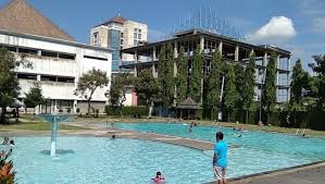 Terdapat keseluruhan 40 unit yang disebar diberbagai area. Ciputra Waterpark Surabaya Tiket Wahana Juni 2021 Travelspromo