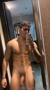 Masculine Men: BIG MUSCLE BOY SHAKING DICK - ThisVid.com