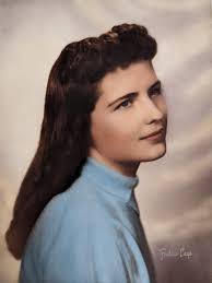 Peggy Draper's Instagram, Twitter & Facebook