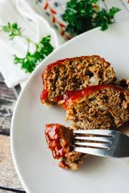 Baked Classic Meatloaf With Saltine Crackers And Worcestershire Sauce Glaze Classic Meatloaf Recipe Classic Meatloaf Meatloaf