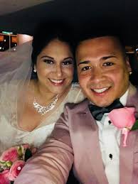 I am Hispanic but I would love to get married like this for love there are  no borders...💞💕💘