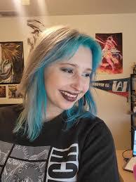 Kelly Mccammon's Instagram, Twitter & Facebook