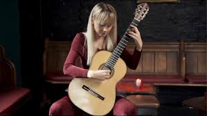 Christopher dean is one of the leading makers of classical guitars in the world today and his instruments are personified by their combination of aesthetic beauty and outstanding tone qualities. Alexandra Whittingham Classical Artistry With An Aston Spirit