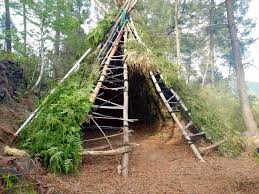 Building A Tepee Shelter The Easy Way Adinserter Block 2 You Don T Need Canvas Tarp Or Expertise To Build Survival Shelter Shtf Survival Outdoor Survival