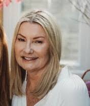 Debbie Mount's Instagram, Twitter & Facebook