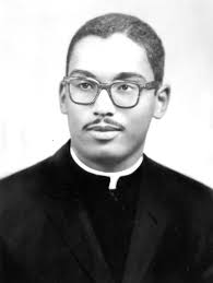 We are immensely saddened to report the passing of Reverend Earl A. Neil  '57, Carleton's second-ever African American student to graduate and a  long-time member of the College's Board of Trustees, starting