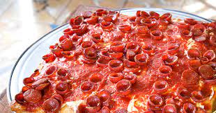 The traditional pepperoni, on the other hand, uses natural casing, typically made of sheep gut. What Is Pepperoni And How Is It Made Slice Pizza Blog