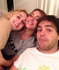 Luego de habernos sorprendidos por la ruptura de una de las parejas juveniles más populares, hoy podremos decir que peter lanzani y tini stoessel se están dando una nueva oportunidad. Tini Mechi Y Peter Lanzani Martina Stoessel Martina Disney Channel