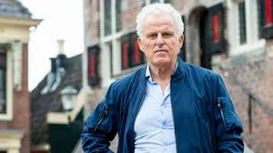 Hij werkte jarenlang als eindredacteur voor de vries' misdaadprogramma's en is nu bestuurslid van de stichting de. Vnkychdm25krdm