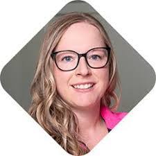 Tracey Riley's Instagram, Twitter & Facebook