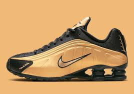 The Nike Shox R4 Gets Covered In Gold And Black In 2020 Nike Shox R4 Sneakers Nike Nike Shox