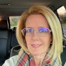 Melissa Peyton's Instagram, Twitter & Facebook