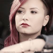 GIF rosado lovato demi
