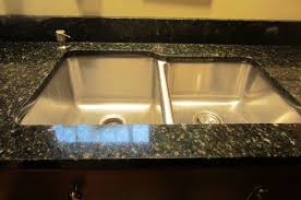undermount sink edge intrudes on cut