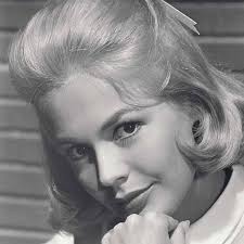 Il sole nella stanza” con Sandra Dee e Peter Fonda.Venerdì 22 dicembre alle  21.05