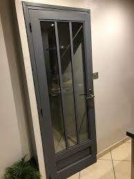 Avant Apres Menuiseries Interieures De Teurps73 Relooking De La Porte Relooking De Porte Menuiserie Interieure Portes Vitrees Interieures