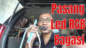 Berikut cara memasang lampu led pada motor dengan tipe ac. Cara Memasang Lampu Led Strip Bagasi Di Mobil Vehicle Maintenance Program Youtube