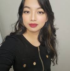 Vivian Bledsoe's Instagram, Twitter & Facebook