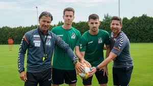 Sehen sie alle klassischen trikots von sv ried im football kit archive. Trainingsstart Bei Der Sv Ried