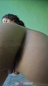 Millyzinha dançando funk pelada - EroMe